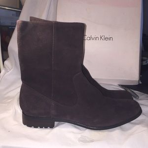 Like new Suede Calvin Klein boots